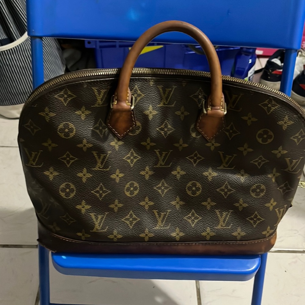 Louis vuitton almathea